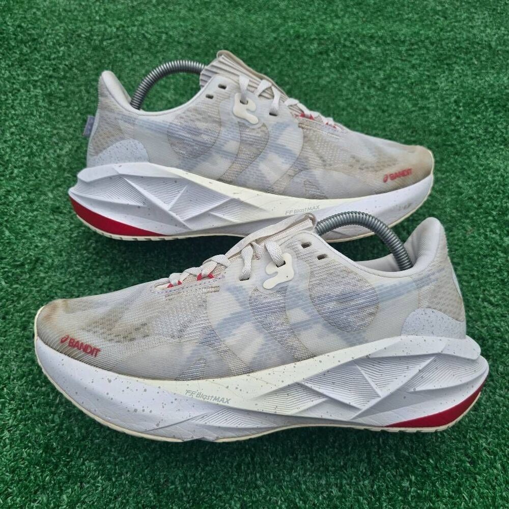 ASICS Novablast 4 White Sunrise Red - Men's Running Shoes - Size 8.5